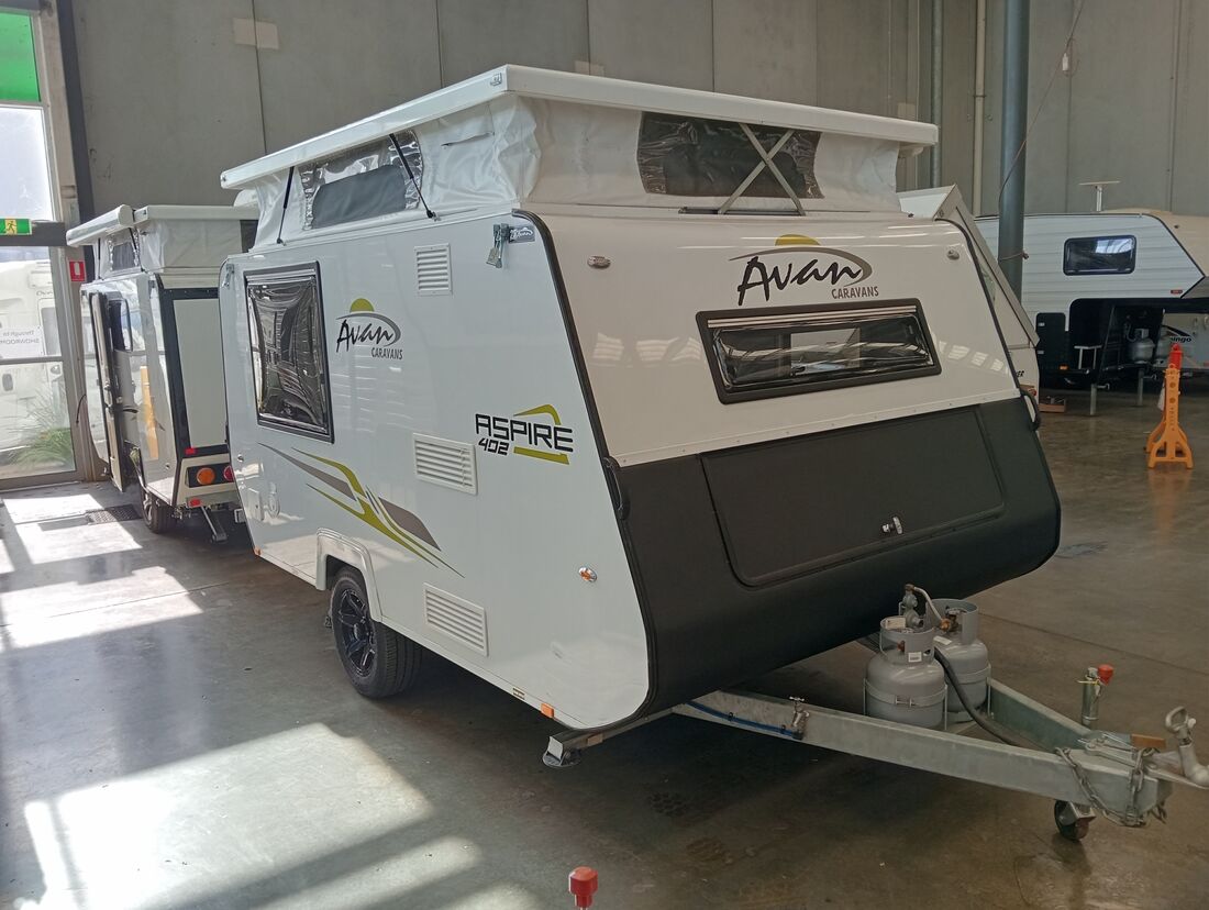 2019 AVAN Aspire 402 Pop Top