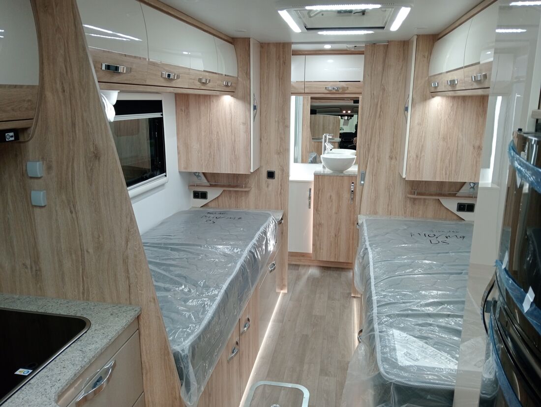 2024 AVAN Ovation M9 C Class