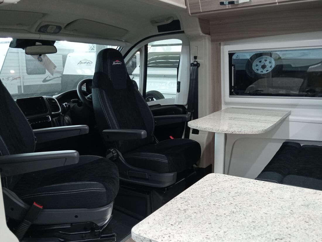 2025 AVAN Applause 600 2