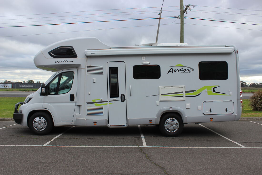 OVATION M5 C Class 