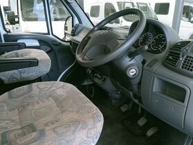 2005 Winnebago Free Spirit
