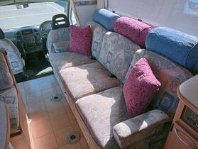 2005 Winnebago Free Spirit