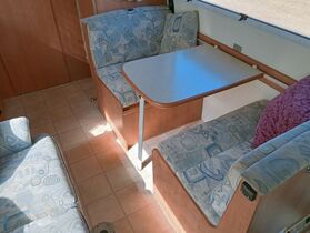 2005 Winnebago Free Spirit