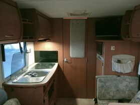 2005 Winnebago Free Spirit