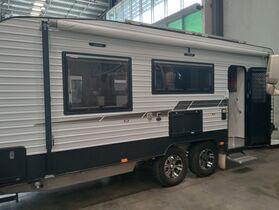 2013 Crusader Muskateer