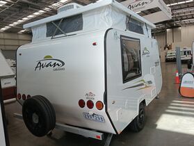 2019 AVAN Aspire 402 Pop Top