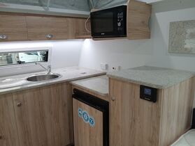 2019 AVAN Aspire 402 Pop Top