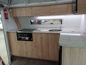 2019 AVAN Aspire 402 Pop Top