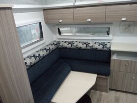 2020 ASPIRE 484 Pop Top