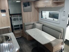 2020 AVAN Aspire 555 Ht bunk