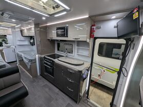 2024 Avan Ovation M10