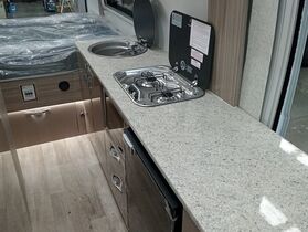 2025 AVAN Applause 600 2