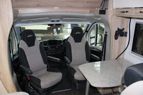 Avan Ovation M6 C Class