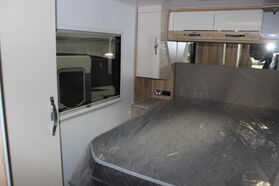 Avan Ovation M6 C Class