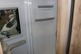 Avan Ovation M6 C Class
