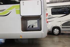 Avan Ovation M6 C Class