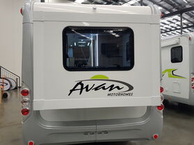 Avan Ovation M8 C Class