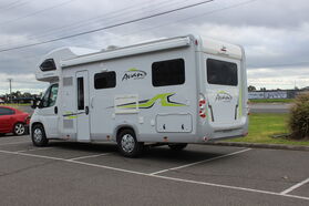 OVATION M5 C Class 
