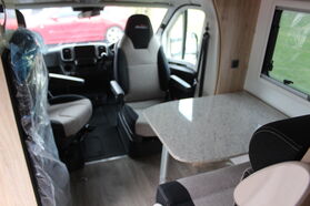 OVATION M5 C Class 